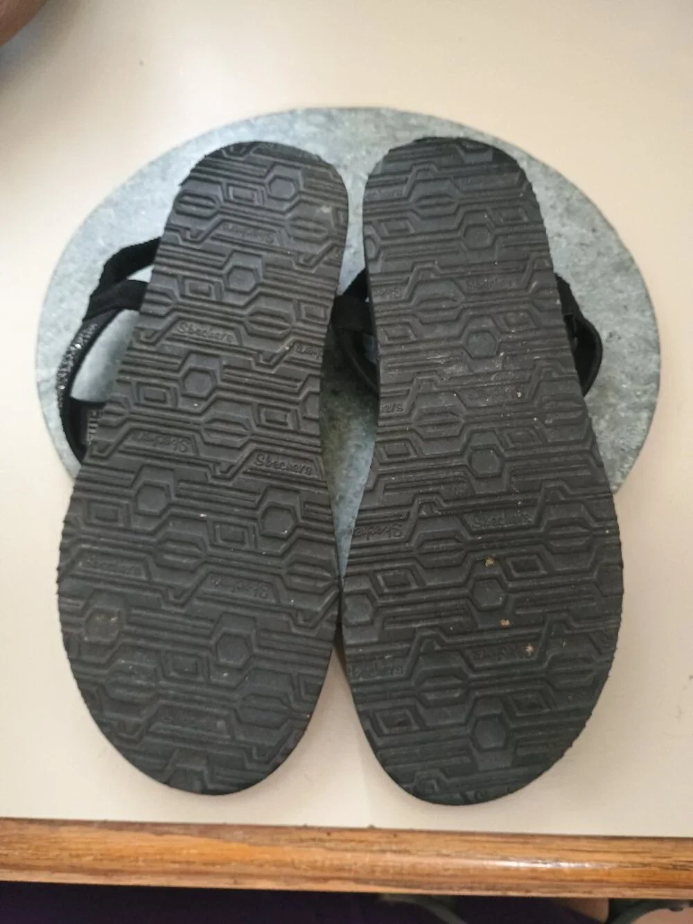 Skechers Cali Meditation Sandals New Moon Black Embellished Size 9 Yoga Foam